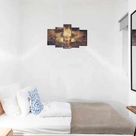 - Mini For Solo Travellers *