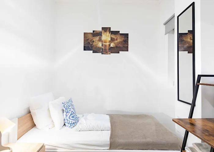 - Mini For Solo Travellers *