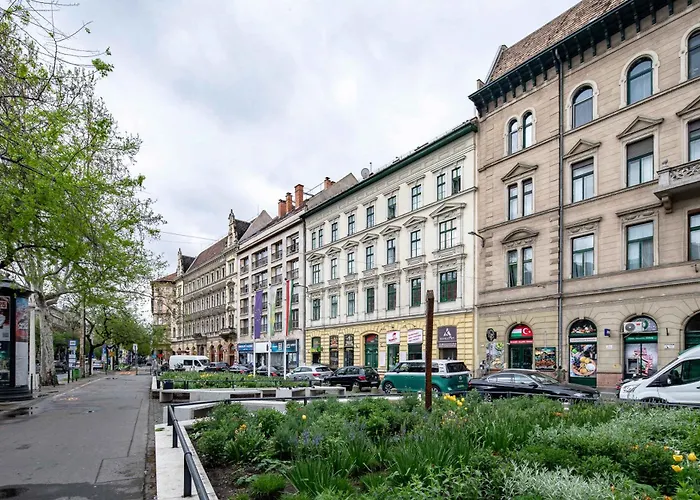 - Mini For Solo Travellers Budapesta