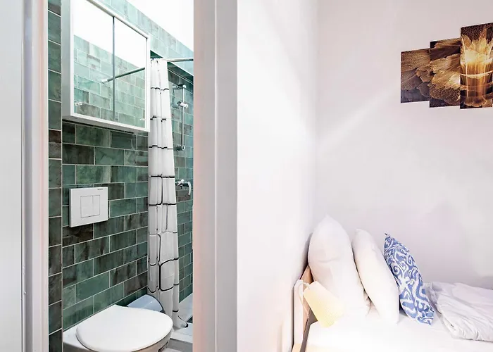 - Mini For Solo Travellers Budapesta