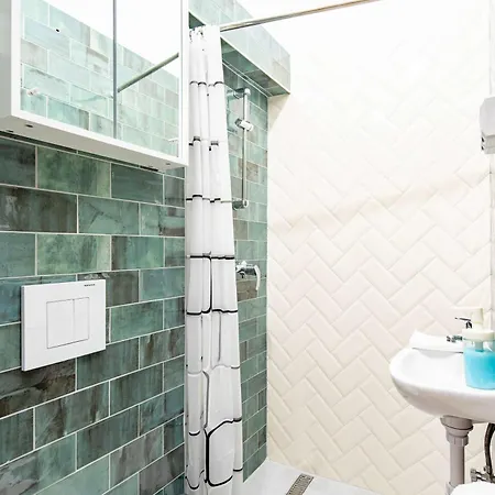 - Mini For Solo Travellers